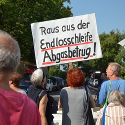 Verkehrswende-Demo für saubere Luft beim 2. Autogipfel mit Kretschmann, 20.07.2018